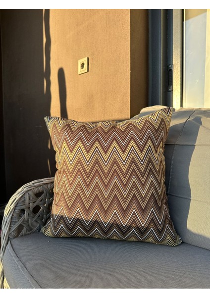 Zikzak Desenli Kahverengi Desenli Kırlent Kılıfı fiyatları