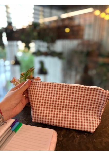 Kırmızı Pötikareli Yıkanılabillir Fermuarlı Su Tutmaz Kalemlik, Leke Tutmaz Kalemlik, Makyaj Çantası
