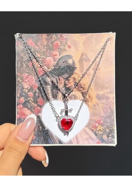 Pamuk Prenses ve Avcı Kolyesi Çelik Kırmızı Kalp Kılıç Çift Kolye Sevgili Kolyesi fiyatları