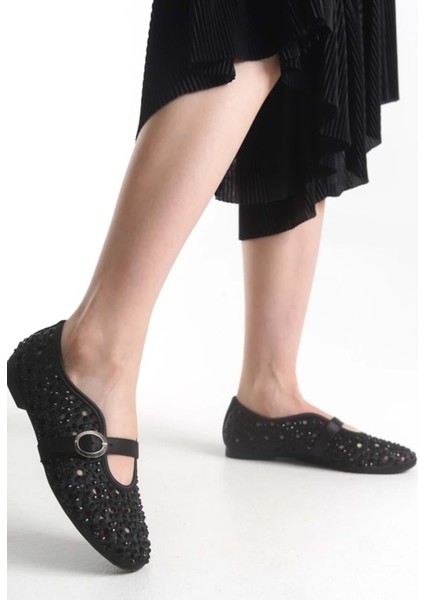 Feles Delik Taş Detaylı Kadın Babet Ayakkabı