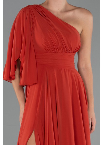 Tek Kol Yırtmaçlı Uzun Şifon Abiye ABU5259 modelleri