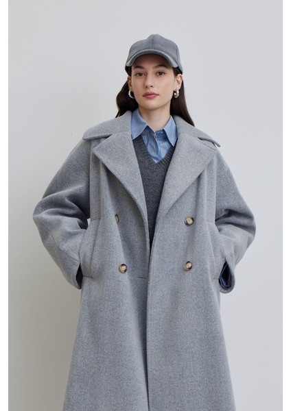 Alexa Premium Gri Kaşe Kruvaze Kadın Kaban – Geniş Yakalı, Düz Desenli, Şık ve Sıcak Kış Modası