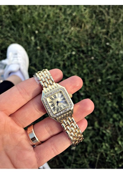 Kadın Kol Saati – Quartz Mekanizma, Çelik Kordon, Mineral Cam, 1 ATM Su Geçirmez Yuvarlak İyon Kaplama Kasa, Şık ve Dayanıklı Tasarım