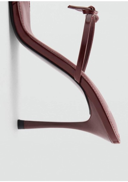 Kadın Poliüretan Yüksek İnce Topuklu, Bağcıklı, Yuvarlak Burunlu ve Fiyonklu Şık Sandalet