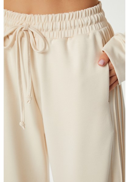 Yumuşak Modal Eşofman Takımı LCR0096 Krem fırsatları