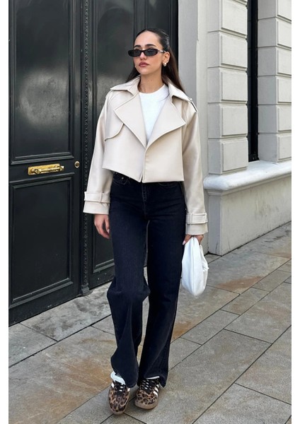 Oversize Ekru Deri Ceket – Rahat Kalıp, Şık ve Modern Tasarım, Günlük ve Özel Kullanıma Uygun indirimleri