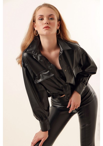 Kadın Siyah Düz Desenli Crop Suni Deri Ceket – %100 Polyester, Şık ve Rahat Günlük Tasarım