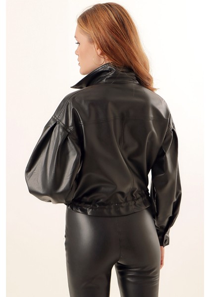 Kadın Siyah Düz Desenli Crop Suni Deri Ceket – %100 Polyester, Şık ve Rahat Günlük Tasarım