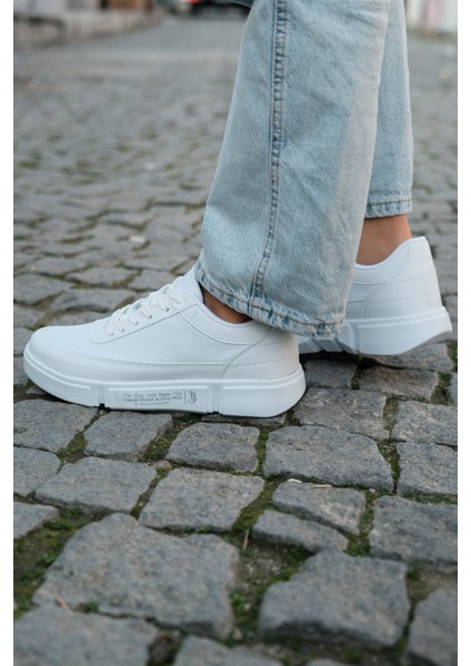 Erkek Sneaker – Ortopedik İç Tabanlı, Koku ve Terleme Önleyici, Poliüretan Tabanlı Rahat Bağcıklı Spor Ayakkabı