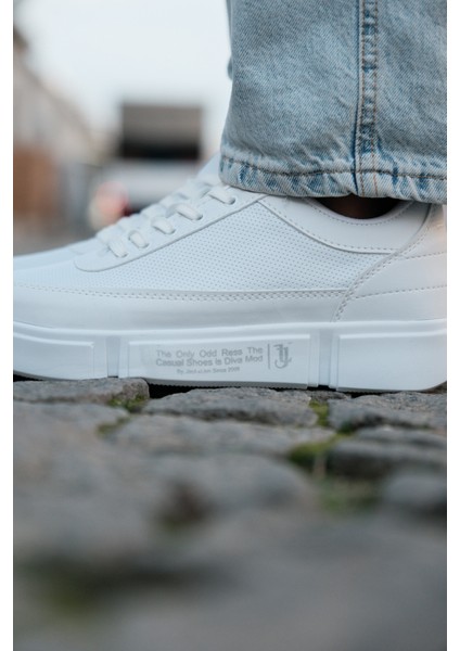 Erkek Sneaker – Ortopedik İç Tabanlı, Koku ve Terleme Önleyici, Poliüretan Tabanlı Rahat Bağcıklı Spor Ayakkabı