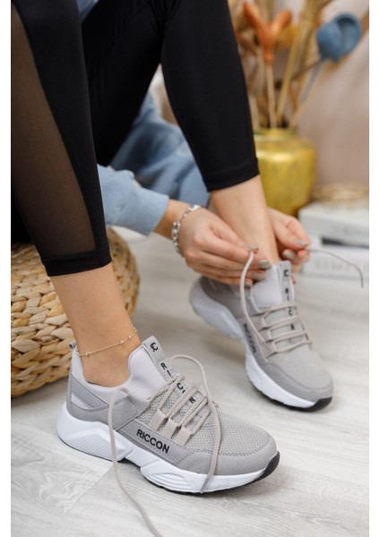 Buz Kadın Sneaker – 1. Sınıf Malzeme, Ortopedik Taban, Koku ve Ter Önleyici Astar, Bağcıklı Rahat Tasarım