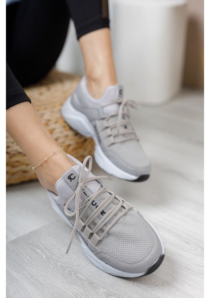 Buz Kadın Sneaker – 1. Sınıf Malzeme, Ortopedik Taban, Koku ve Ter Önleyici Astar, Bağcıklı Rahat Tasarım