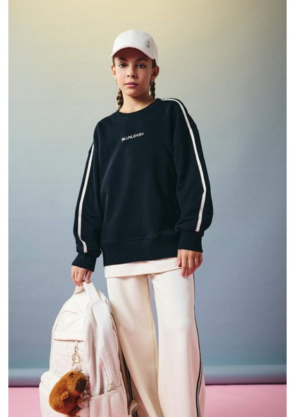 Kız Çocuk Oversize Geniş Kalıp Bisiklet Yaka Baskılı Sweatshirt F2795A825AU