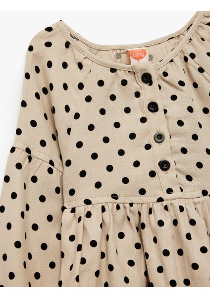 Pamuklu Uzun Kollu Puantiyeli Düğmeli Volanlı Bebe Yaka Mini Elbise modelleri