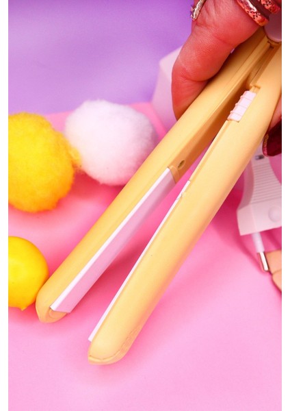 Seyahat Tipi Mini Saç Düzleştirici – 10 mm Seramik Plaka, 200°C PTC Hızlı Isınma, Kompakt ve Taşınabilir