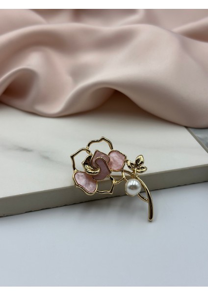 Pembe Mineli Gül Sallantılı Inci Detaylı Broş Yaka Iğnesi