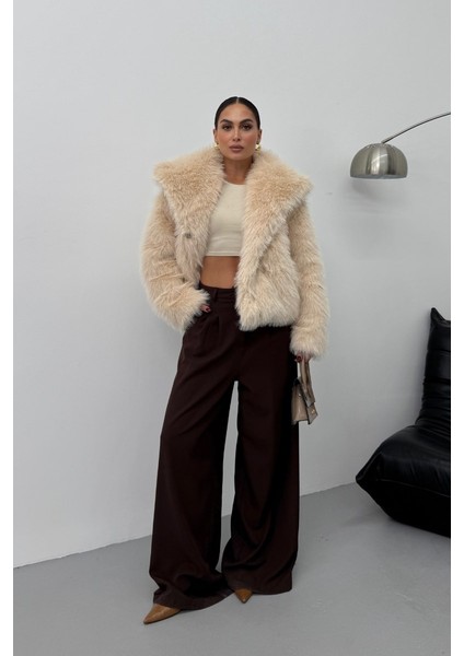 Kadın Kürk Şık Geniş Yaka Astarlı Çıtçıt Düğmeli premium kürk modelleri