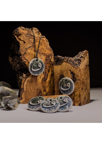 Başlangıç Nefesi Vav Seramik Kolye – Stres ve Denge Kolyesi indirimleri