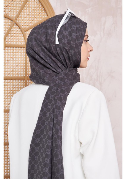 Elegance Monogram Füme Desenli Polyester Şal – Hafif ve Nefes Alabilir Kumaş, Bahar ve Yaz İçin Şık Konfor
