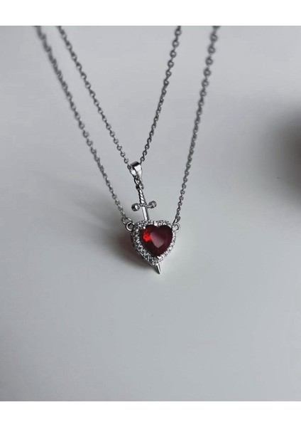 Özel Işıklı Kutuda Kararmaz Çelik Pamuk Prenses ve Avcı Kalp Kılıç Kolye Arkadaş Çift Aşk Kolyesi fırsatları