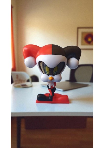 Tweety Dc Justice League Batman Harley Quinn Kostümünde Tweety - Gözler Hologramlı & 7 cm fiyatları