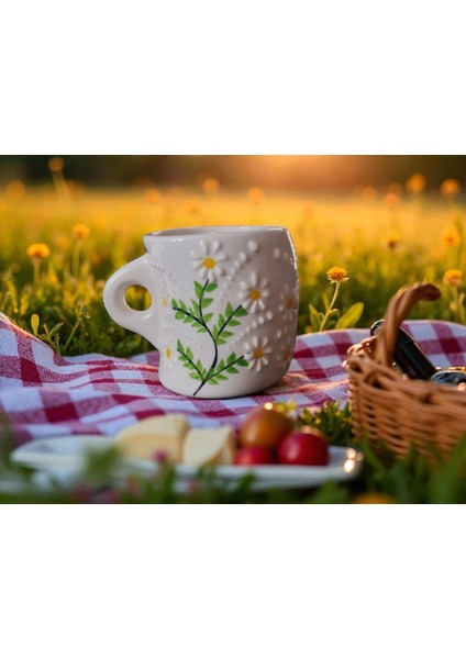 Seramik El Yapımı Yamuk Kupa- Kabartma Papatya Desenli fiyatları