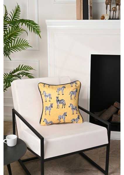 Zebra Tasarımlı Deri Fitilli Sarı Kırlent Kılıfı 43X43CM