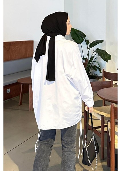 Kadın Pamuklu Oversize Gömlek – Günlük Kullanıma Uygun, Düz Desenli ve Rahat Kesim