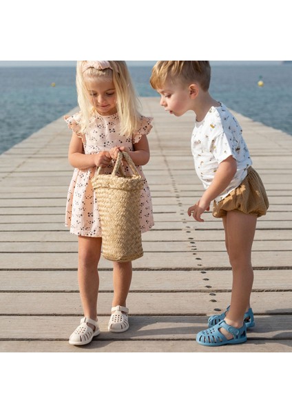 Kız Çocuk PVC Sandalet – Yuvarlak Burunlu, Cırt Cırtlı, Kauçuk Tabanlı, Yaz ve Günlük Kullanıma Uygun