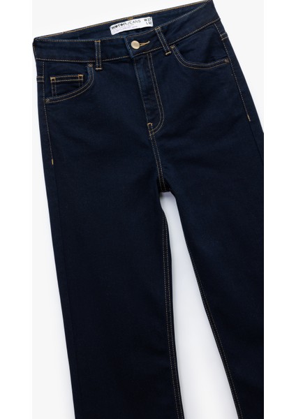 Dar Kesim Düğmeli Cep Detaylı Ispanyol Paça Jean Pantolon - Flare Jeans