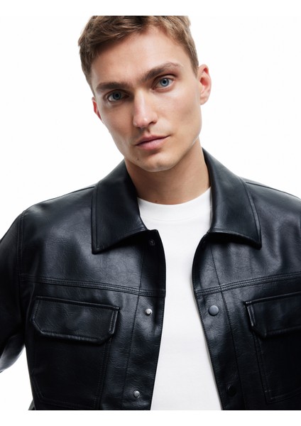 Klasik Yaka Kapaklı Cep Detaylı Uzun Kollu Slim Fit Suni Deri Ceket modelleri