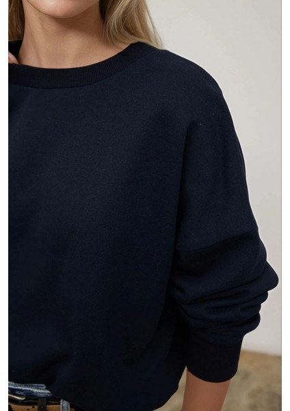 Kadın Oversize Bisiklet Yaka Basic Sweatshirt Lacivert modelleri