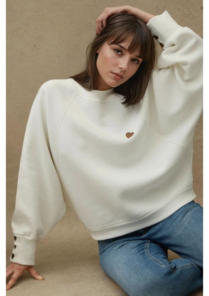 Kadın İşlemeli Pamuklu Sweatshirt Tozlu Beyaz