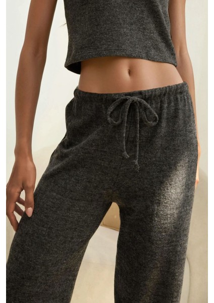 Kadın Bağcıklı Yumuşak Dokulu Örme Pantolon Koyu Gri fiyatları