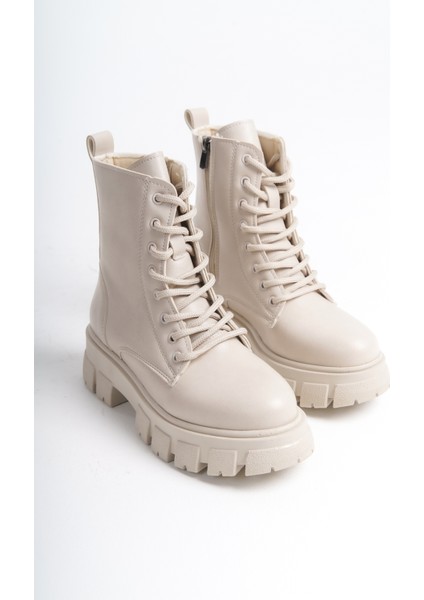 Kadın Deri Görünümlü Kalın Tabanlı Bağcıklı Bot – Rahat Yürüyüş ve Günlük Kullanım İçin Sezonun Favorisi