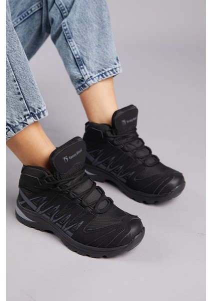TB601 Outdoor Trekking Bot – Kauçuk Tabanlı, Düz Topuklu, Rahat ve Dayanıklı Erkek Yürüyüş Ayakkabısı