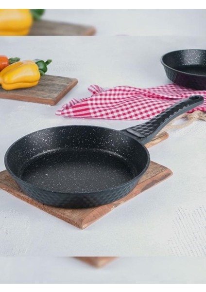 Granit Döküm Tencere Seti modelleri