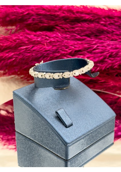 925 Ayar Gümüş Spor Baget Sıralı Taşlı Trend Kadın Bileklik