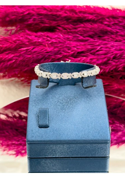 925 Ayar Gümüş Spor Baget Sıralı Taşlı Trend Kadın Bileklik modelleri