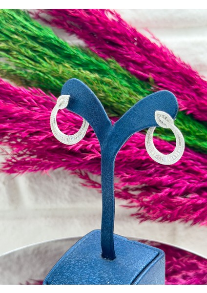 925 Ayar Gümüş Pırlanta Montürlü Baget Taşlı Yaprak Motifli Lüks Kadın Küpe modelleri