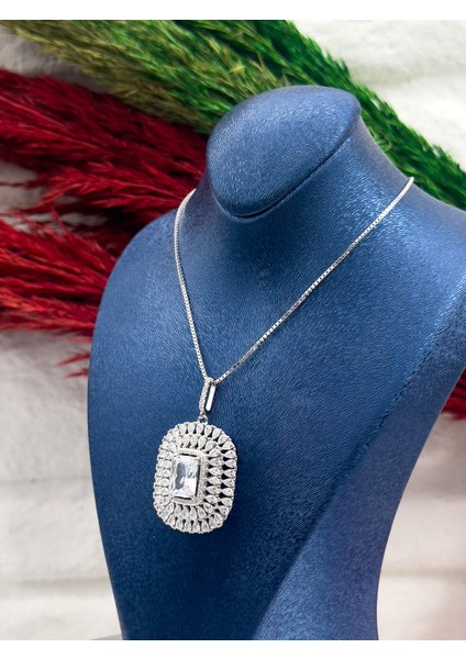 925 Ayar Gümüş Iri Boy Pırlanta Montürlü Baget Lüks Kadın Kolye