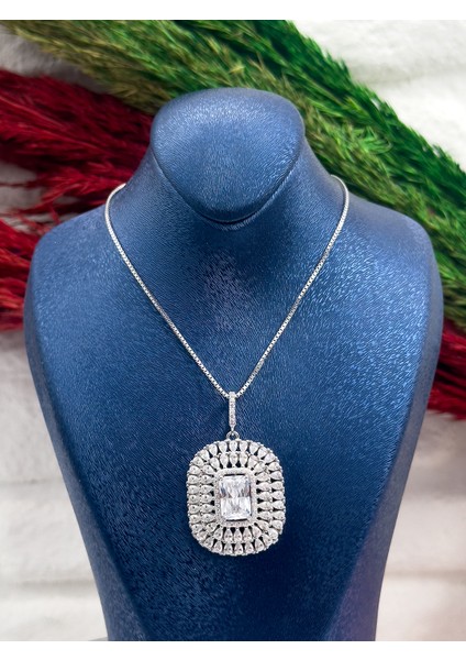 925 Ayar Gümüş Iri Boy Pırlanta Montürlü Baget Lüks Kadın Kolye modelleri