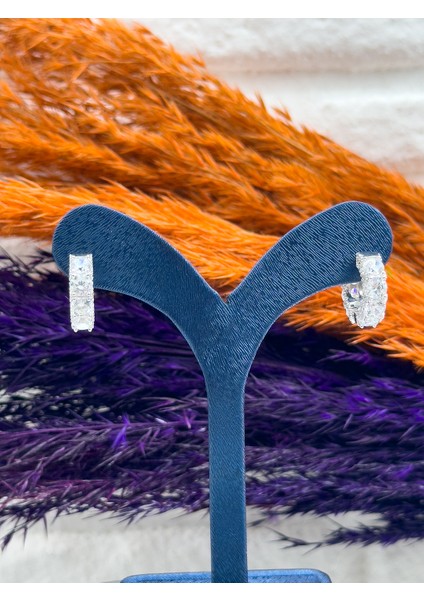 925 Ayar Gümüş Pırlanta Işçiliği Zirkon Taşlı Halka Trend Kadın Küpe