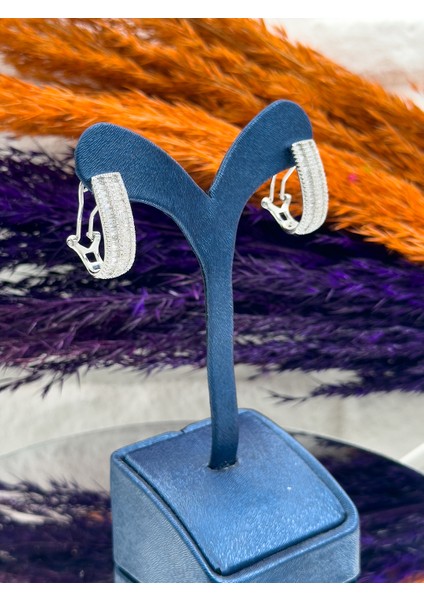 925 Ayar Gümüş Baget Taşlı Yarım Halka Lüks Kadın Küpe