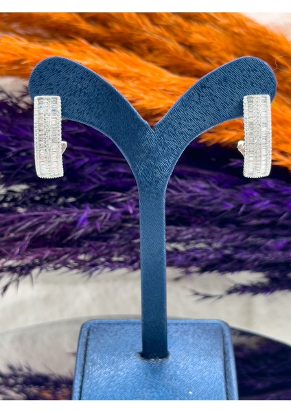 925 Ayar Gümüş Baget Taşlı Yarım Halka Lüks Kadın Küpe fiyatları