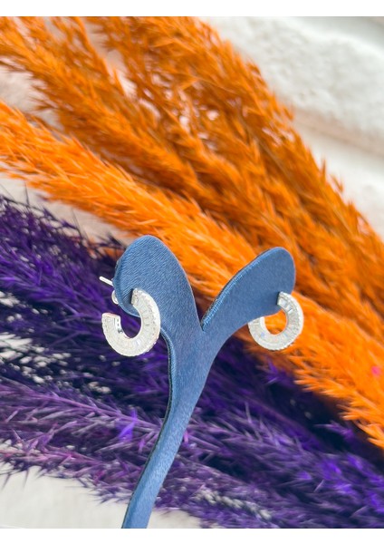 925 Ayar Gümüş Baget Taşlı Yarım Halka Zarif Kadın Küpe fiyatları