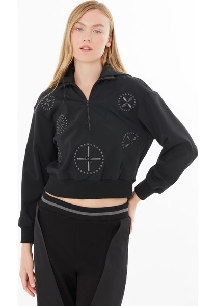 Önden Fermuarlı Işlemeli Nakışlı Bluz