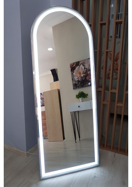 LED Işikli Gümüş Metal Çerçeveli Influencer ve Ayaklı Boy Aynası 180 x 70 cm