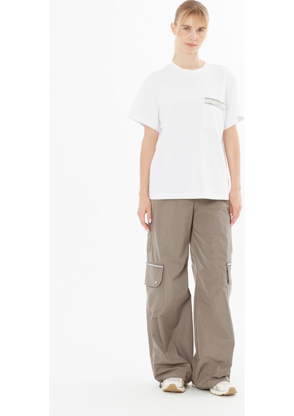 Cep Detayı Aksesuar Işlemeli T-Shirt