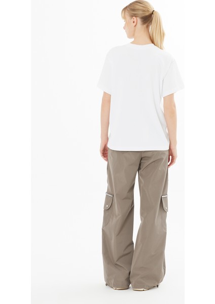 Cep Detayı Aksesuar Işlemeli T-Shirt fırsatları